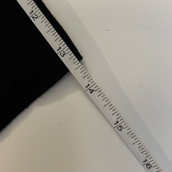 Boo-hoo black crop top with mid length sleeves and gather neckline size 10. - Picture 9 of 9